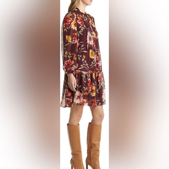 Floral Pleated Long Sleeve Dress
Julia Jordan - Picture 3 of 8